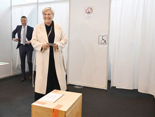 انتخاب هالا توماسدوتير رئيسة لأيسلندا 