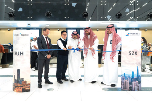 مطار الملك خالد الدولي يدشن مساراً جديداً من الرياض إلى «شينزين» 