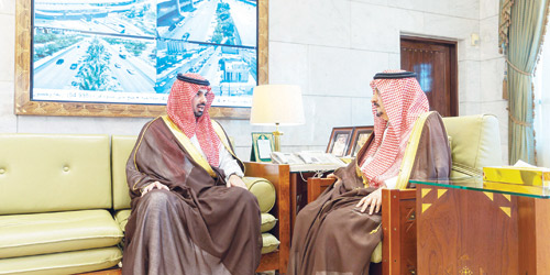  الأمير فيصل بن بندر مستقبلا أمين منطقة الرياض