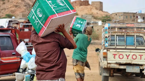 توزيع  سلال غذائية وحقائب إيوائية في اليمن والسودان 